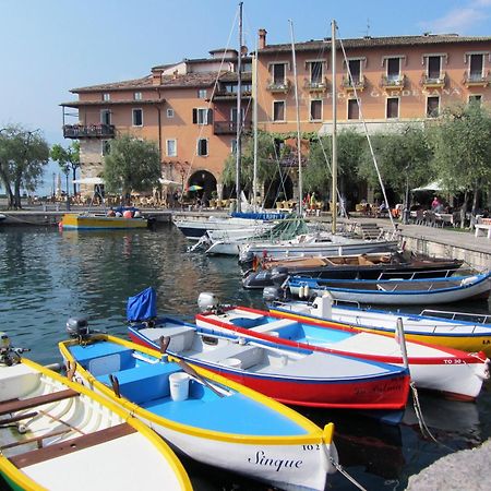 Boutique Apartment Ca Tulles Torri Del Benaco Buitenkant foto
